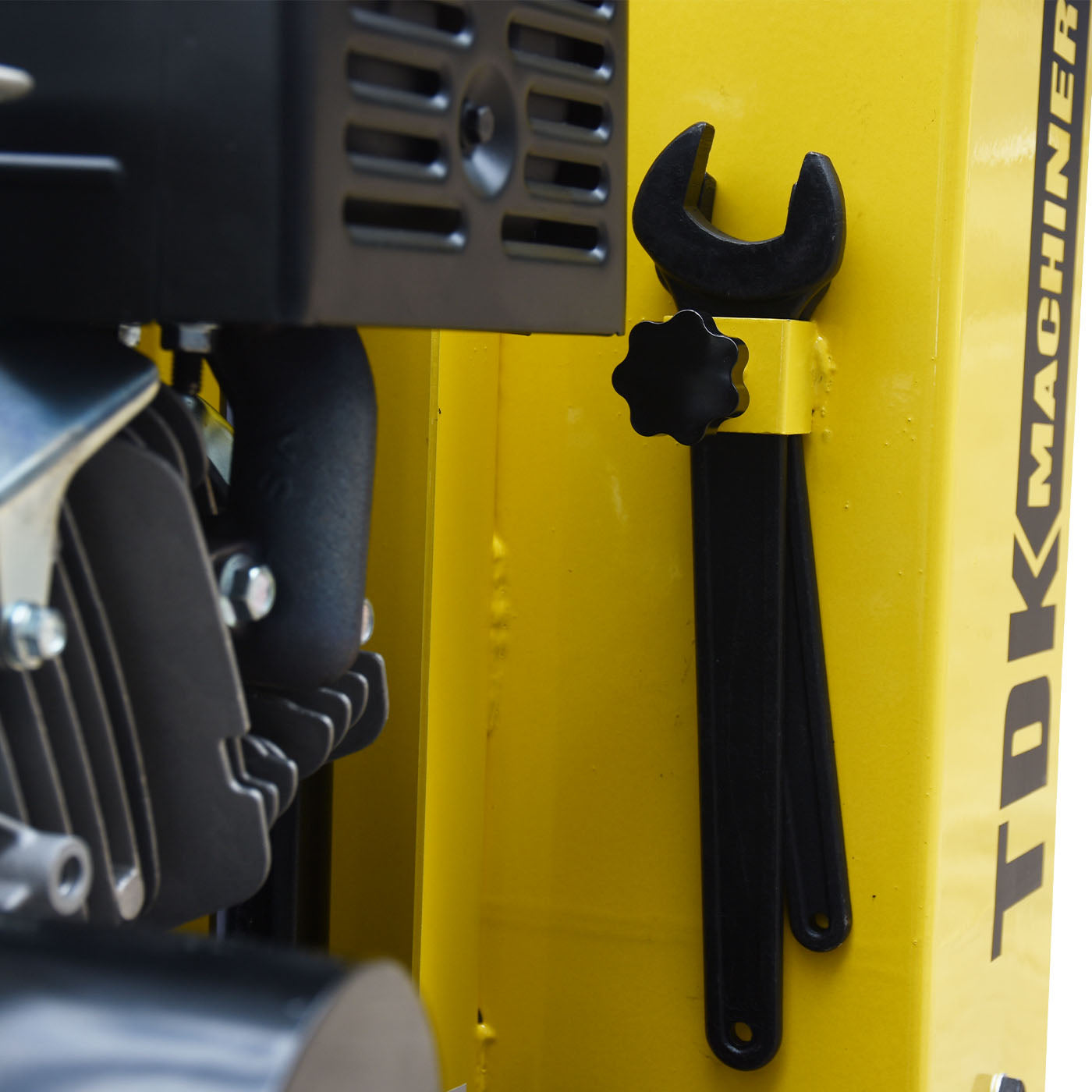 Cortadora De Piso Para Concreto Con Motor A Gasolina De 13Hp Para Discos De 14" TDK TDK400-HK13